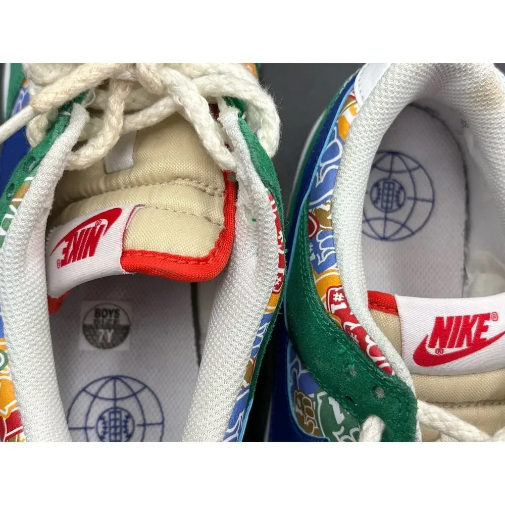 Nike Dunk Low “Foam Finger” Size 7 Pre-Owned Boys/Girls Kids Sneaker